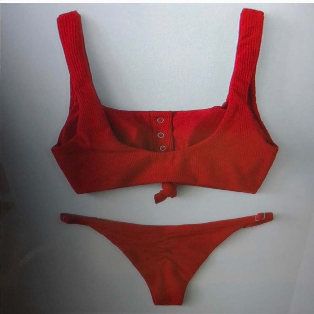 Bikini - Picture 2 of 2